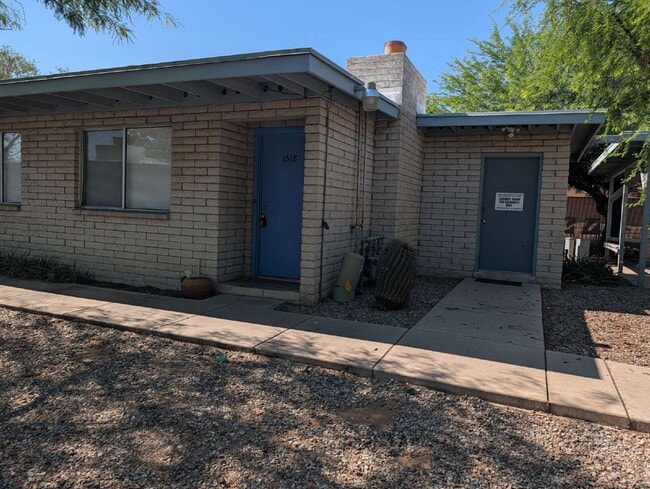 Building Photo - Move in Ready 2 bedroom