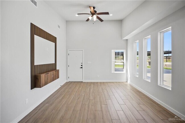 Photo - 1410 S Michigan St Apartment Unit 1