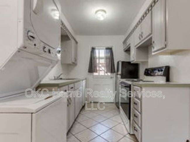 Photo - 7123 NW 16th St