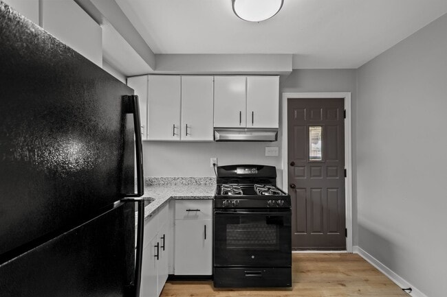 Building Photo - Stunning 3 bedroom home in McKeesport available Feb 15!