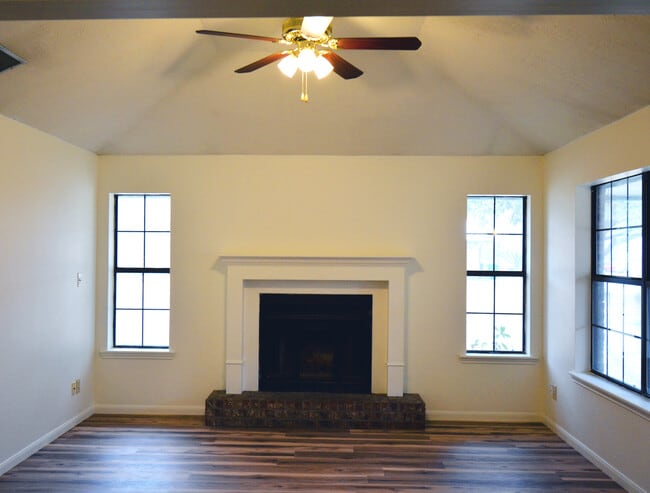 Photo - 2608 Cheyenne Dr