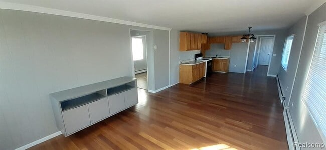 Photo - 2557 Desmond Rd