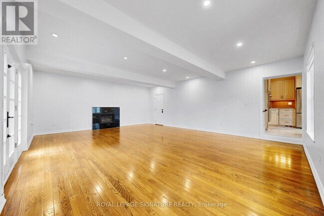 Photo - 24 Laureleaf Rd