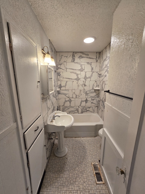 Photo - 1523 N Barta Ave