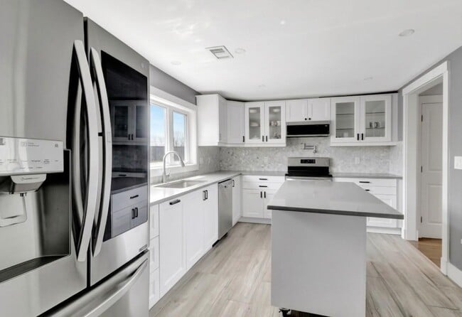 Photo - 10 Oak St Unit 2