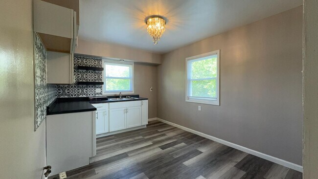 Photo - 5908 N 37th St Apartment