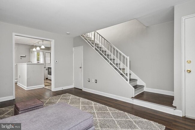 Photo - 200 Maplewood Dr