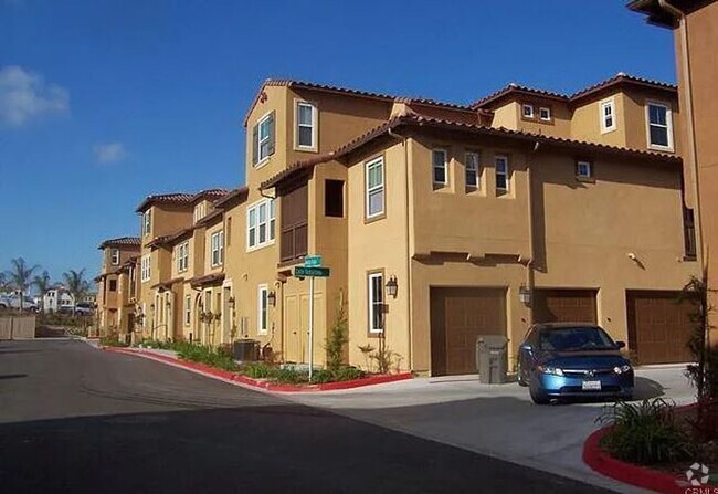 Building Photo - 2 BR Townhouse in 4S Rancho