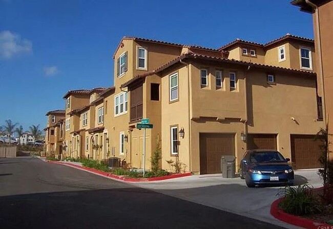 2 BR Townhouse in 4S Rancho - 2 BR Townhouse in 4S Rancho