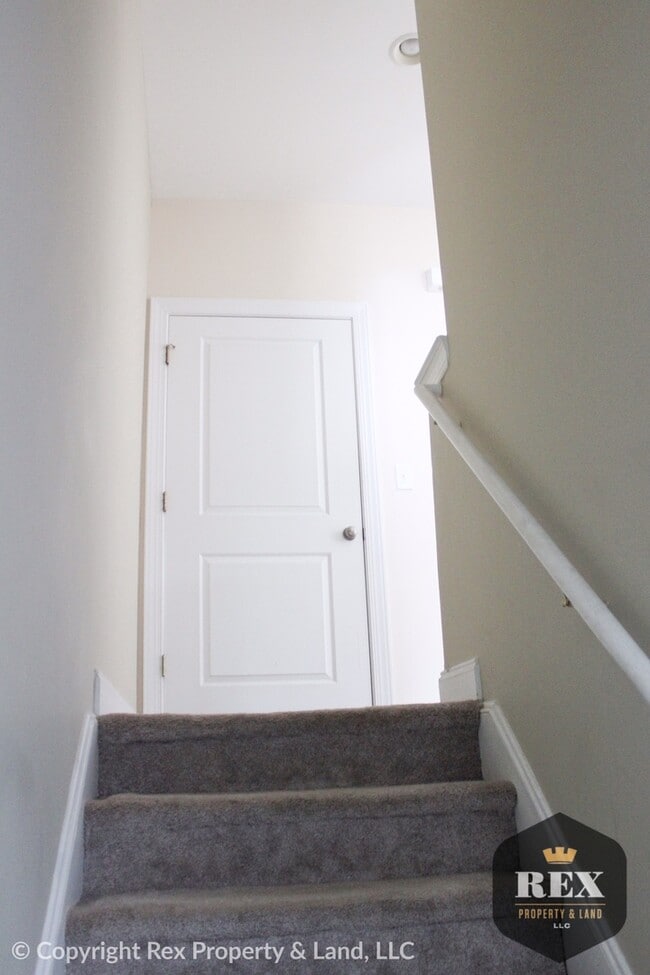 Photo - 112 Landing Dr