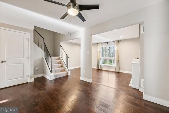 Photo - 7849 Briardale Terrace