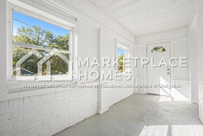 Photo - 1385 Eason St NW