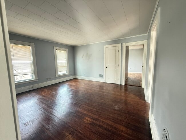 Photo - 140 Pennsylvania Ave