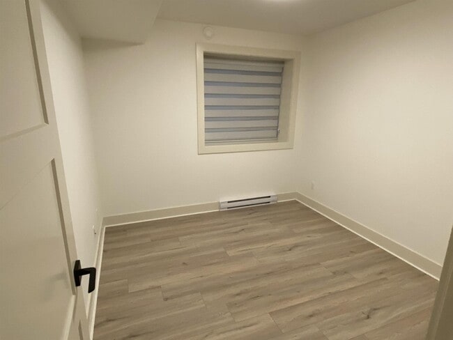 Photo - 19811 75 Ave