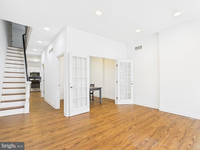 Building Photo - 3516 Wallace St Rental