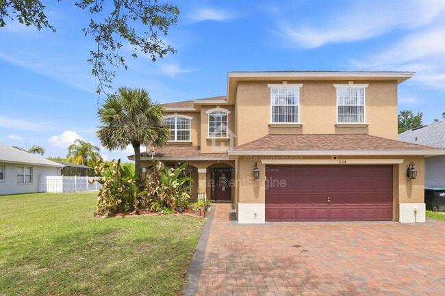 Photo - 824 Lake Biscayne Way