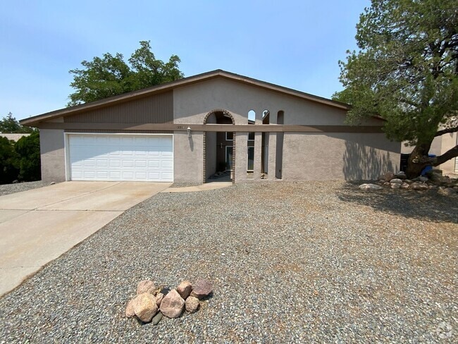 Building Photo - 3 Bedroom Single Story Home Available Near...