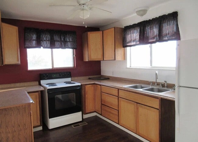 Photo - Dove Creek, Co 3 bed home furnished