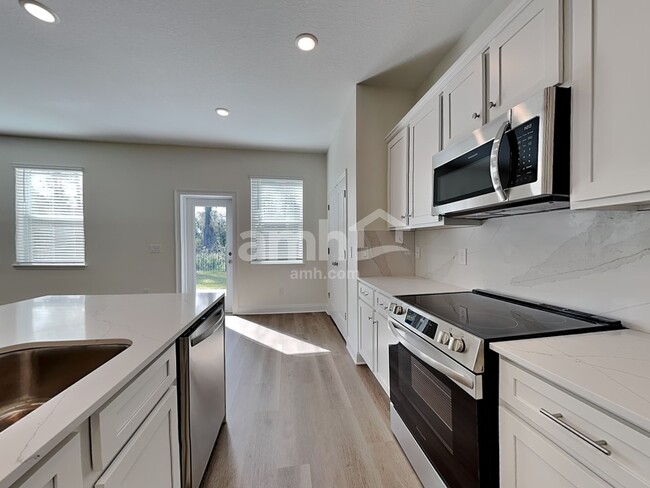 Photo - 5702 Oesterle Rd