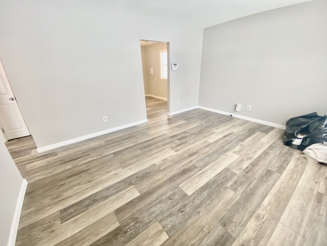 Photo - 1128 Maple Ave