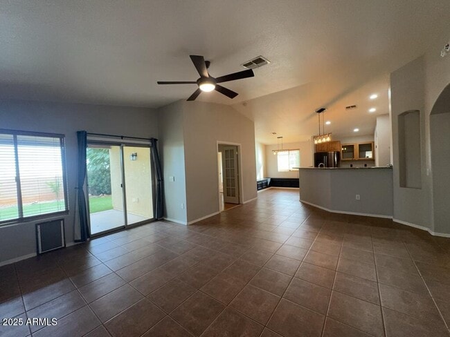 Photo - 4651 Big Bend St