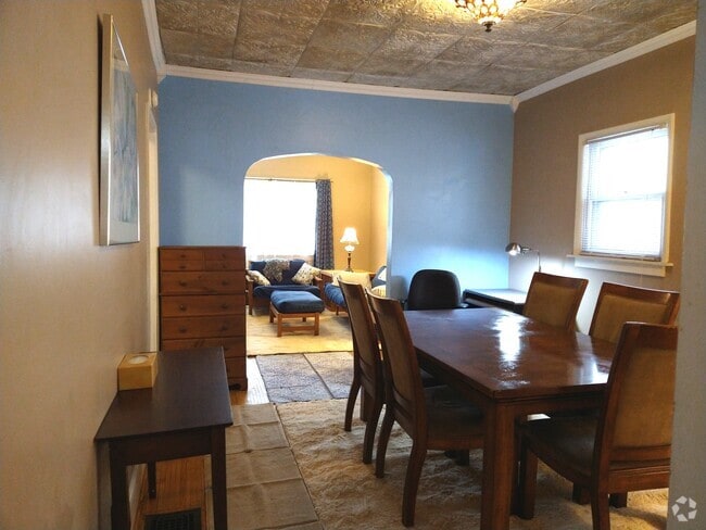 Building Photo - 25 Beacon St Rental