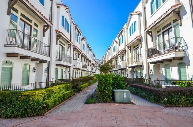 Photo - 1245A Bonner St House