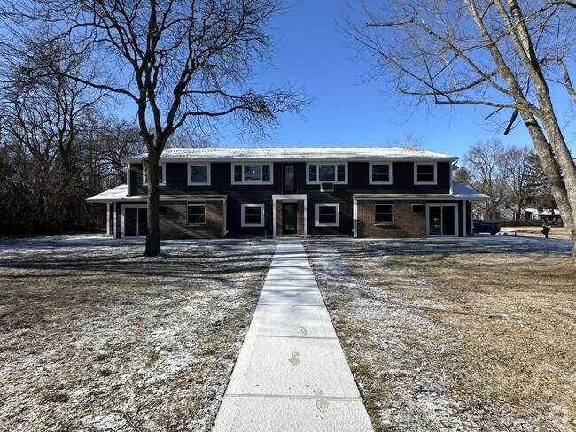 Building Photo - 1939 S 124th St Unit 1939 S 124th St Rental