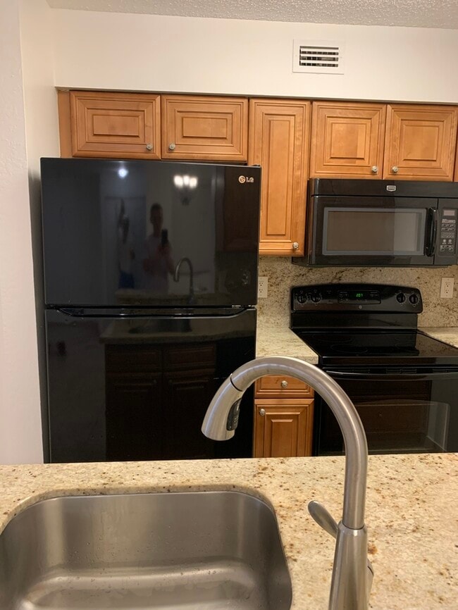 Photo - BEAUTIFUL COMMUNITY, CHARMING 1 BED 1 BATH... Unit APT 108