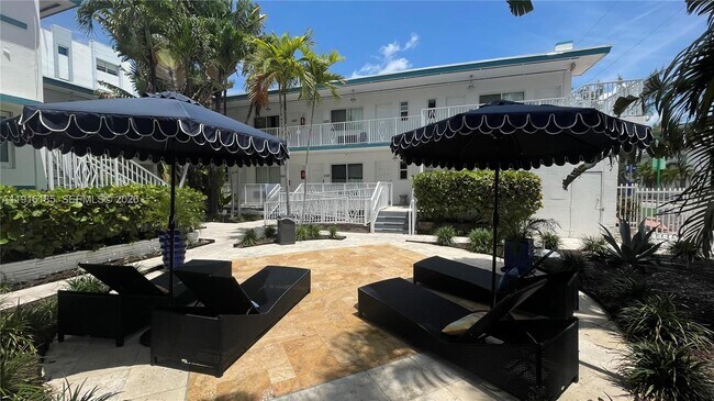 7710 Harding Ave Unidad 408