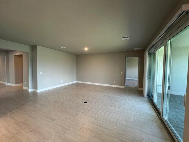 Photo - 6313 Cloverdale Ave