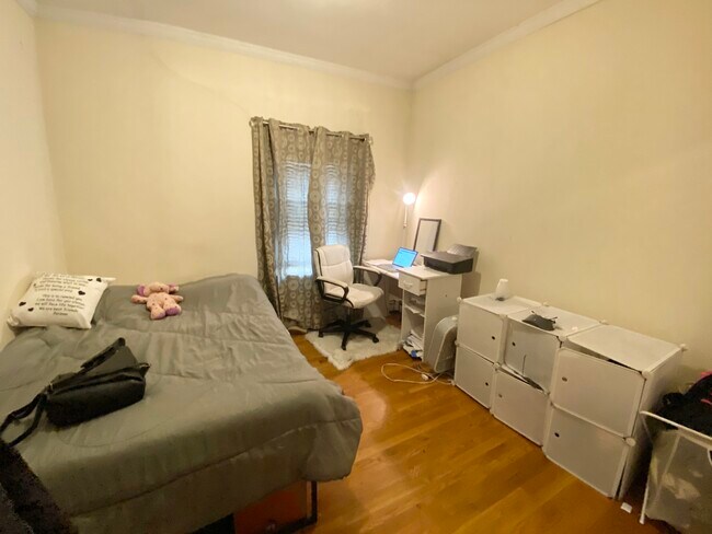 174 Bolton St Unit 3