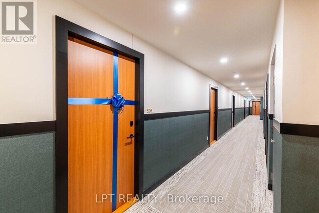 Photo - 1660 Bloor St W Unit 506