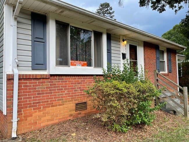 Photo - 2315 Finchley Dr