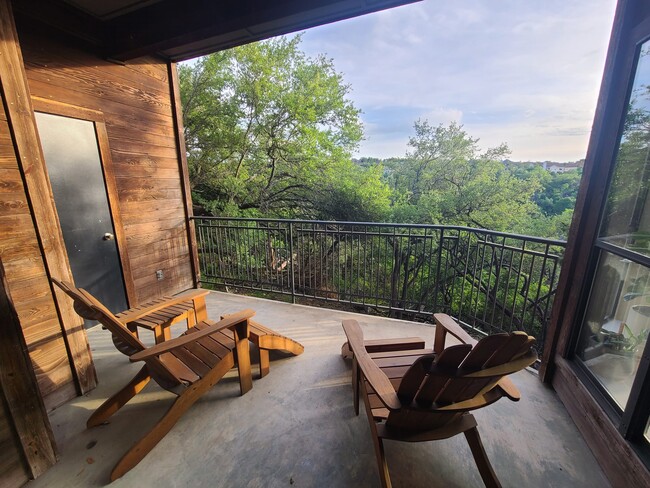 Back patio - 4711 Spicewood Springs Rd Condo Unit 140