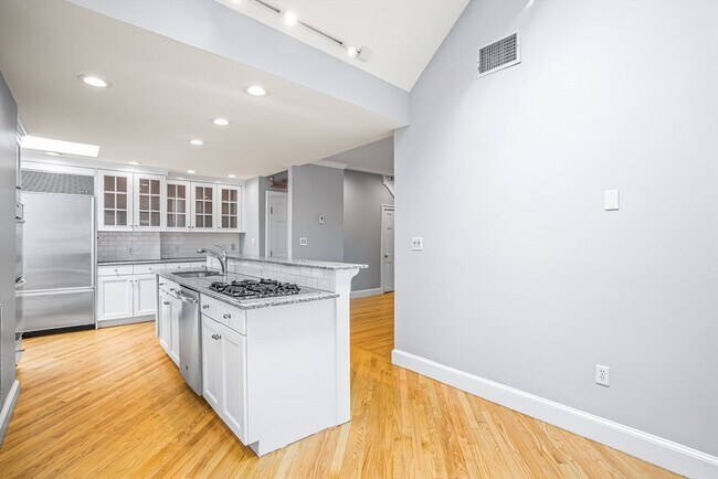 Photo - 11 Elmwood Ave