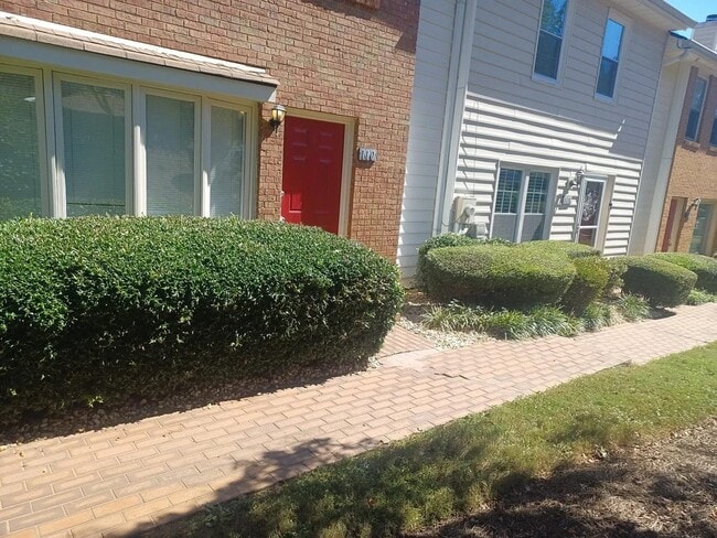 Photo - 110 Holcomb Ferry Rd