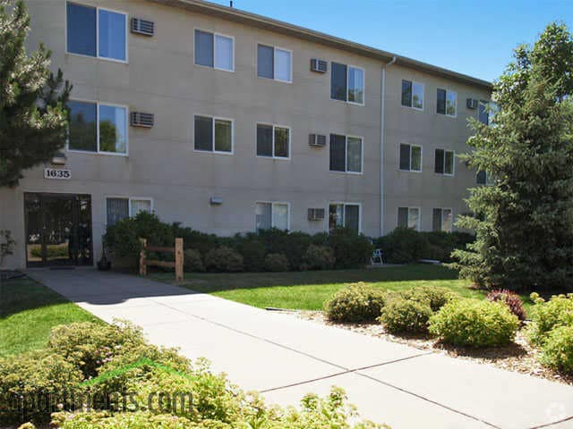 Community - Brick Pond Apartments