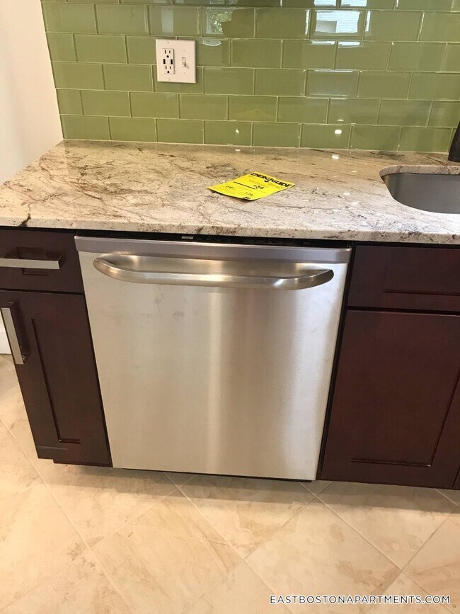 Photo - 130 Brooks St Unit 2