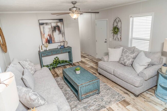 Photo - 1548 Delmar Dr