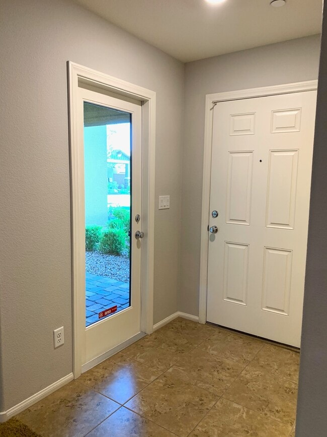 Photo - 2268 Lambro St