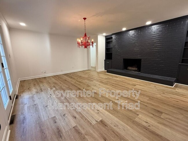Photo - 2315 N Elm St