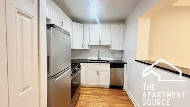 Building Photo - 6954 N Sheridan Rd Unit 317