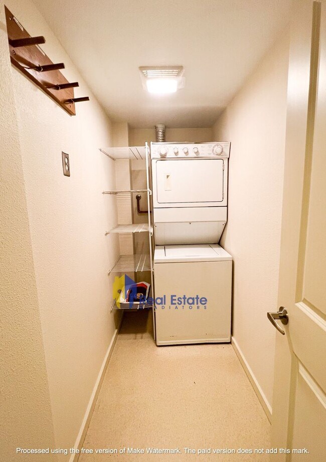 Photo - Pet friendly one bedroom condo available in the sought after Oasis Community in Bellevue Unit 211