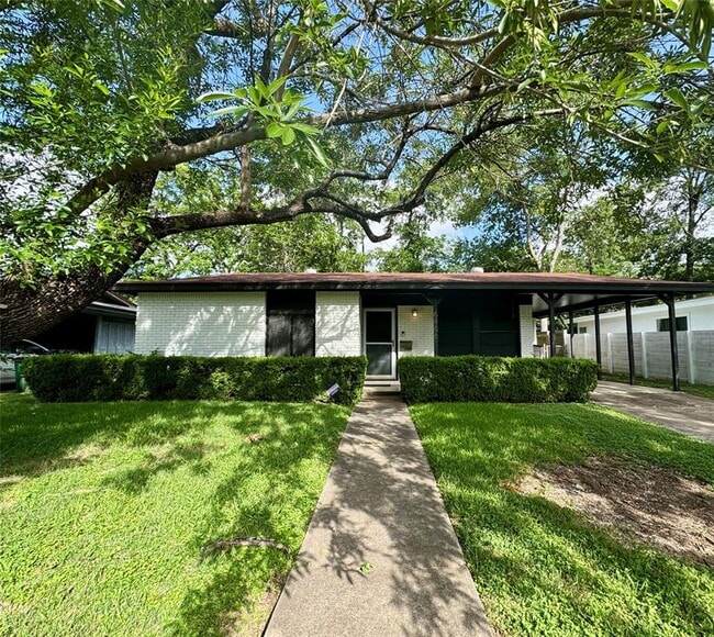 Photo - 6406 Kenilworth Dr Casa