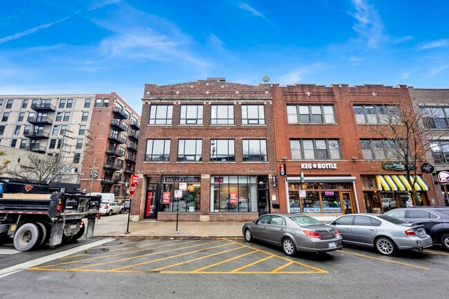 Building Photo - 935 W Randolph St Unit PH