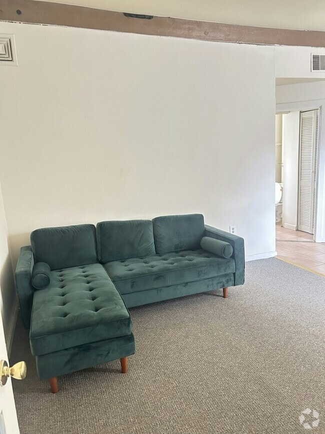 Building Photo - 450 E Girard Ave Unit 3 Rental