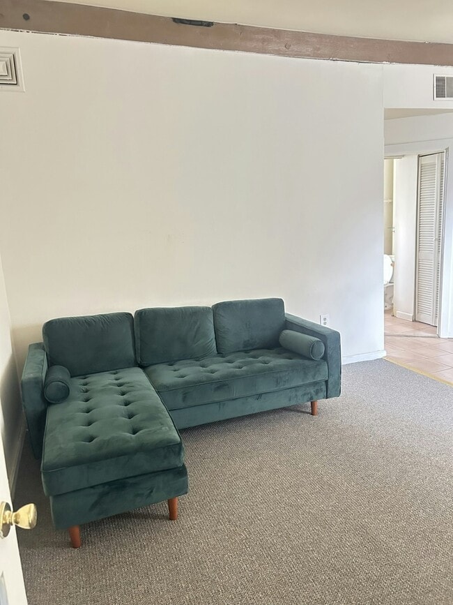 Building Photo - 450 E Girard Ave Unit 3 Rental
