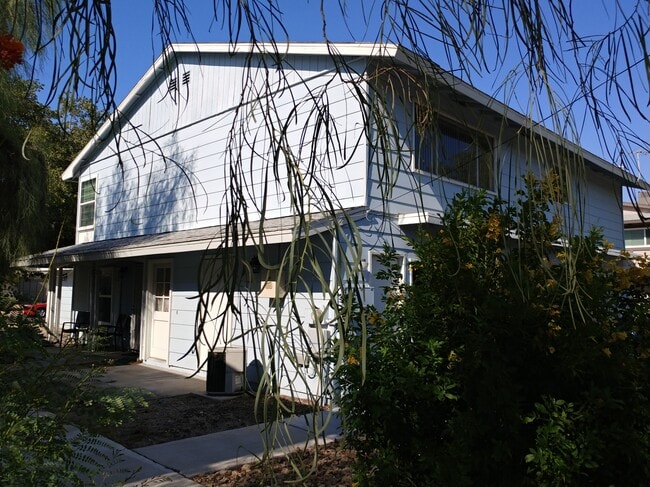 Personal patio area - 1379 Dorothy Ave