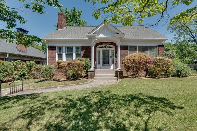 Building Photo - 812 Adair Ave NE